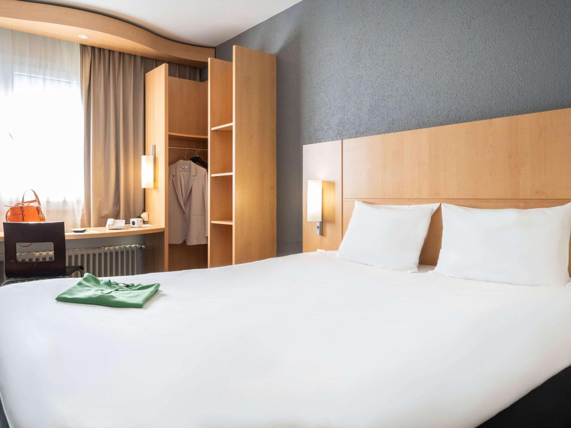 Ibis Geneve Centre Gare Hotel Bagian luar foto