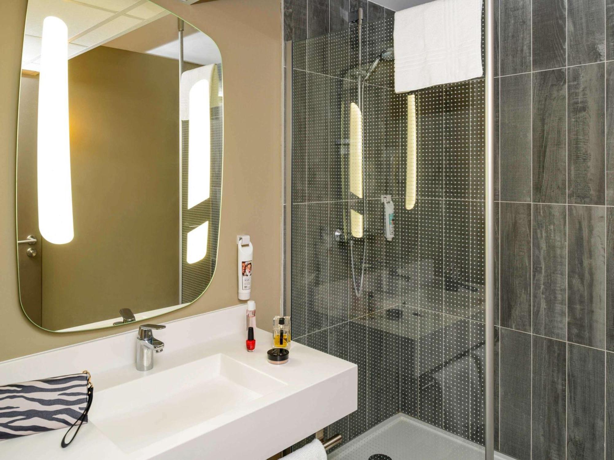 Ibis Geneve Centre Gare Hotel Bagian luar foto