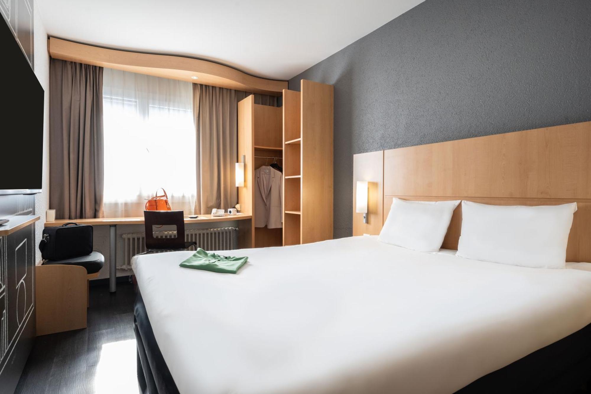 Ibis Geneve Centre Gare Hotel Bagian luar foto