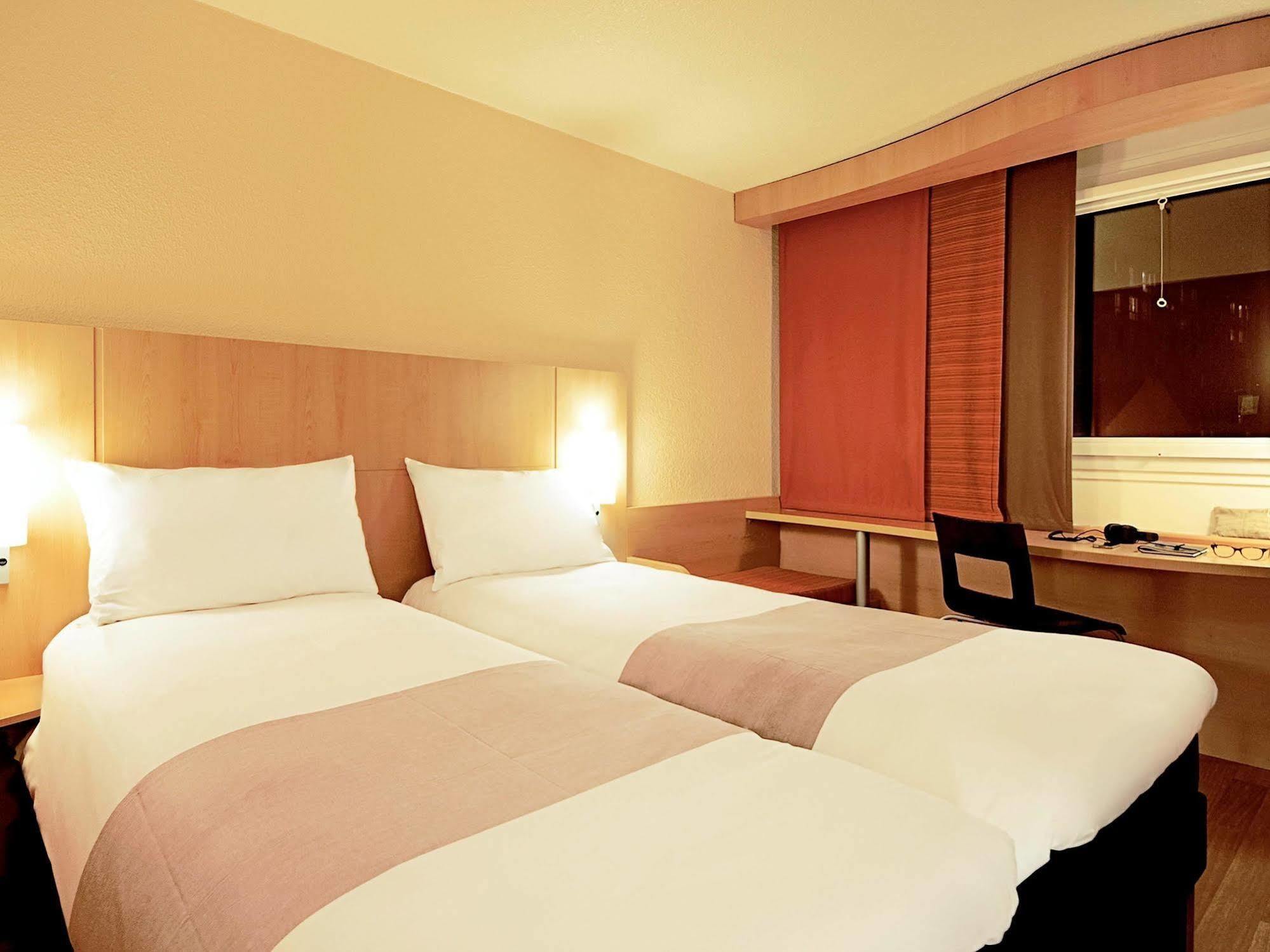 Ibis Geneve Centre Gare Hotel Bagian luar foto